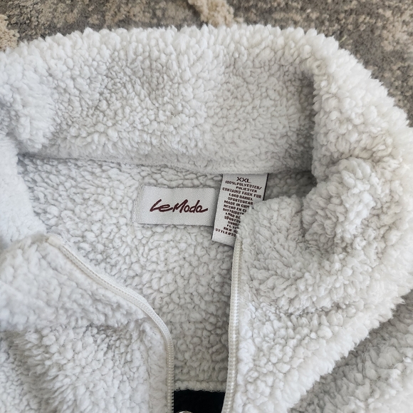 LeModa Fleece - Picture 5 of 6
